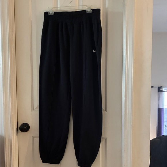 Nike Pants - Nike Women’s Black Sweatpants